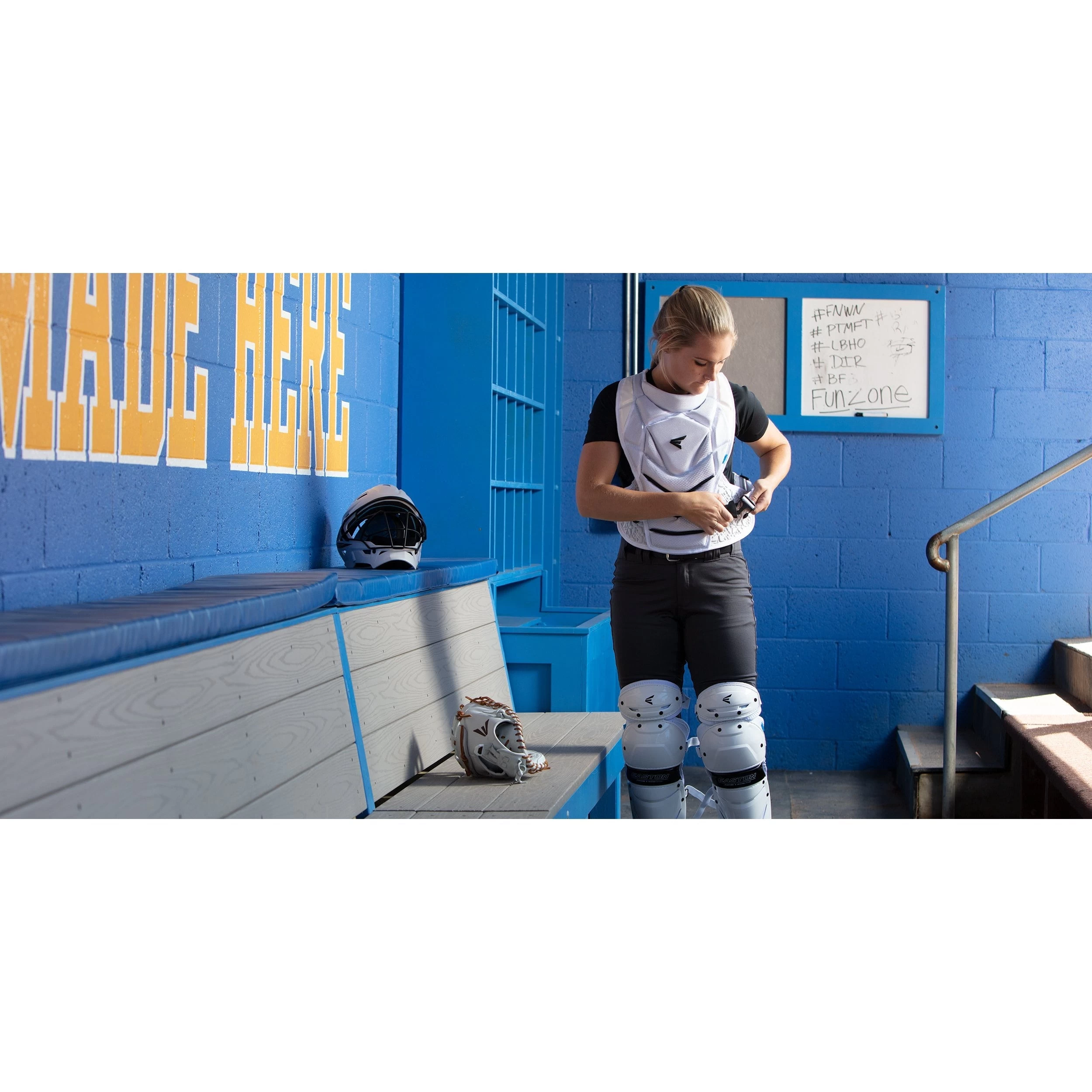 Easton Jen Schro The Very Best Fastpitch Softball Catchers Chest Protector (Green) 7 Easton Jen Schro The Very Best Fastpitch Softball Catchers Chest Protector (Green) - Image 5